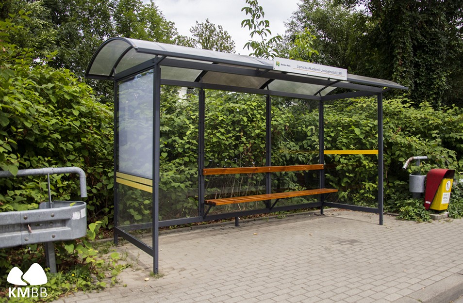 Nowe wiaty na przystankach