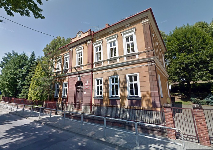 Tłoczno w szkole w Kamienicy