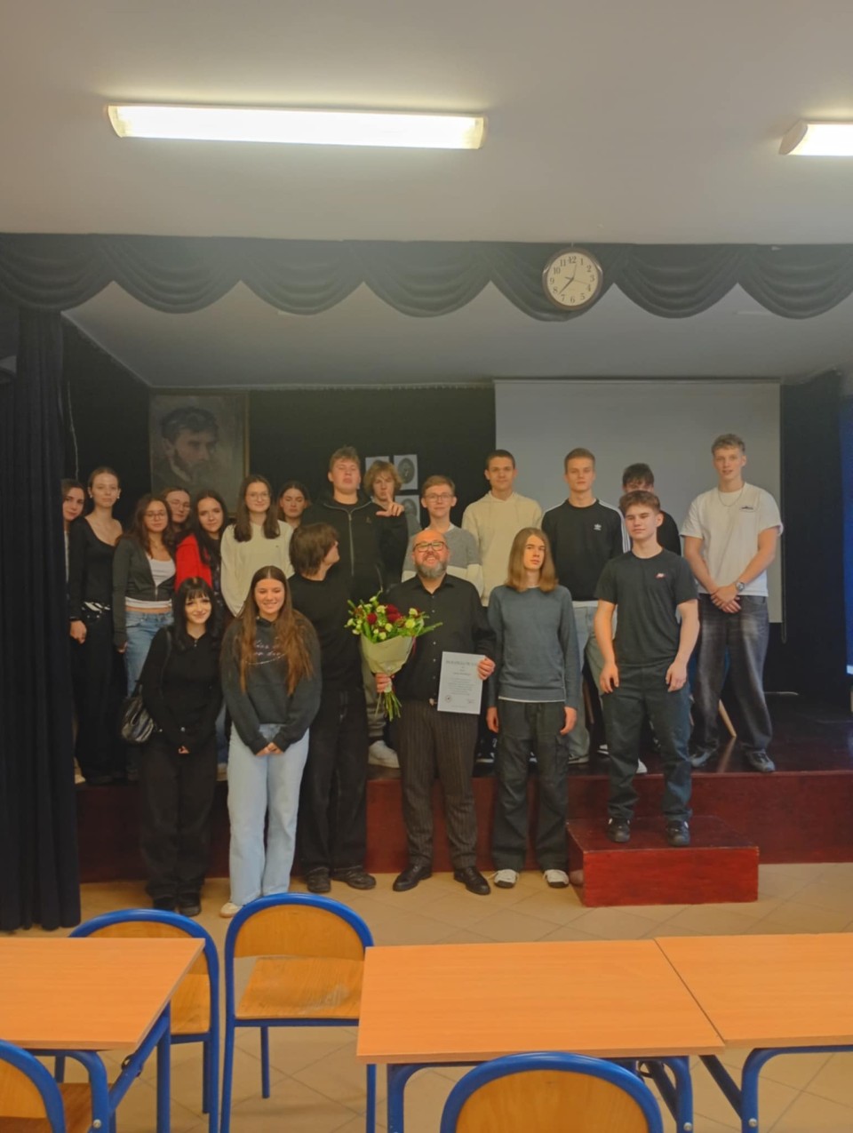 Uczniowie Asnyka pytają (zdjęcia)