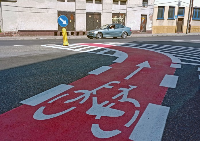 Pieniędzy na ścieżki rowerowe nie ma, ale…