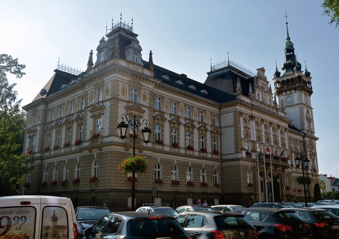Ratusz – największy pracodawca w mieście (cz. 1)