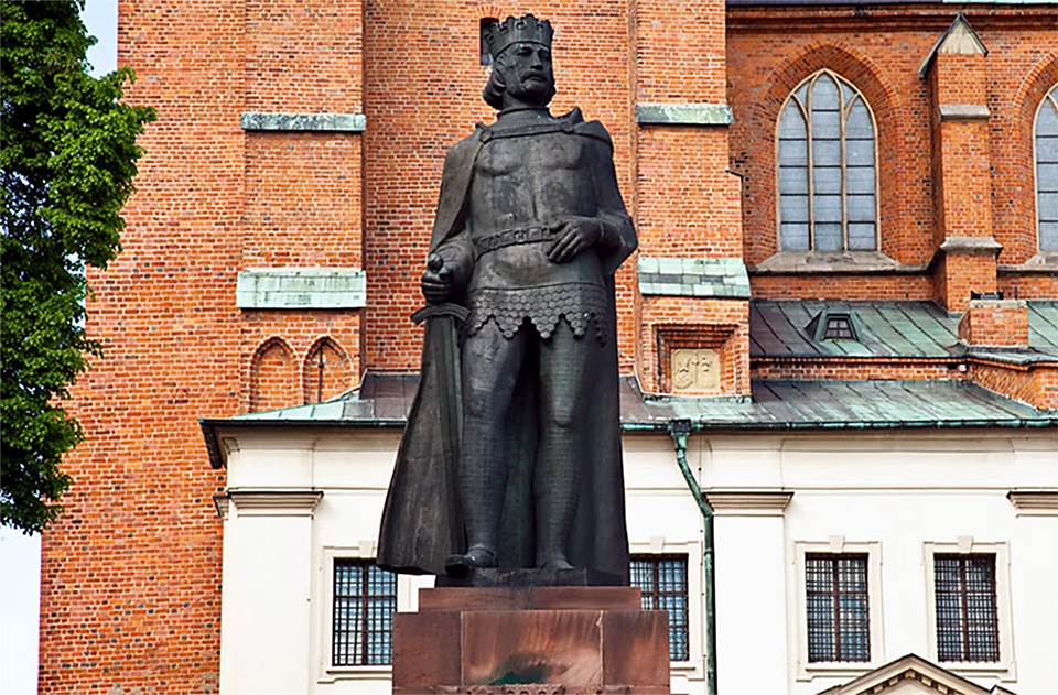 Pomnik Chrobrego na Pigalu?