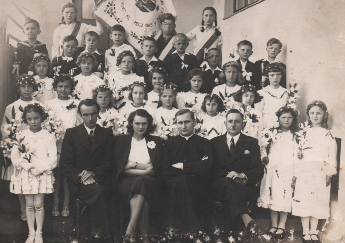 90 lat Szkoły Podstawowej nr 30 w Komorowicach Śląskich. Premiera filmu i książki o historii placówki