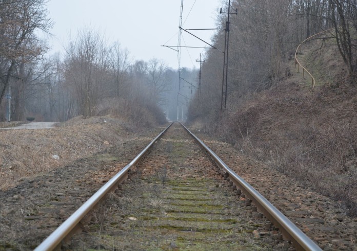 Od 10 do 19 milionów: zróżnicowane oferty na kolejowy projekt