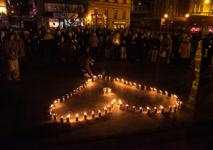 Serce z okopowych świec. Modlitwa w rocznicę wybuchu wojny [zdjęcia]