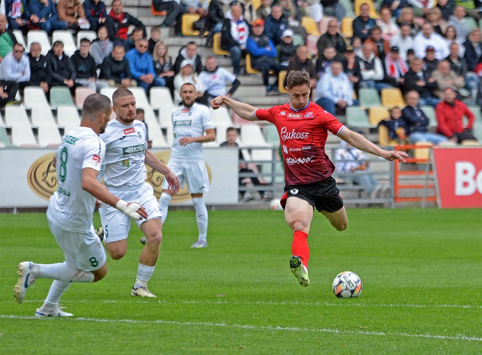 Arcyważne zwycięstwo Rekordu