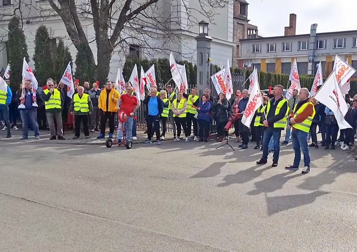 Pikieta w piątek, pikieta w poniedziałek