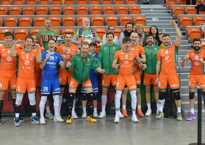 Wygrane futsalistek i siatkarzy