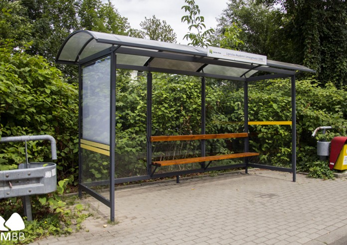 Nowe wiaty na przystankach