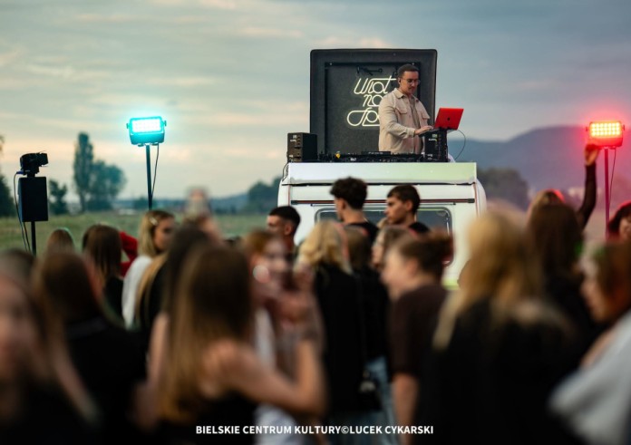 Wlot na Spot Extra w Białej Północ