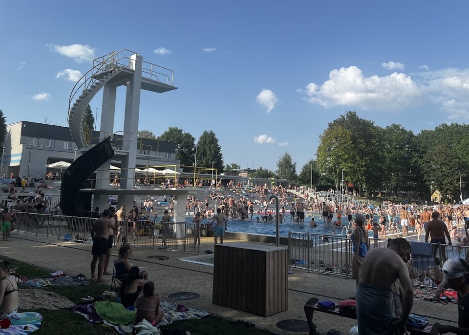 125 tysięcy osób odwiedziło latem miejskie pływalnie