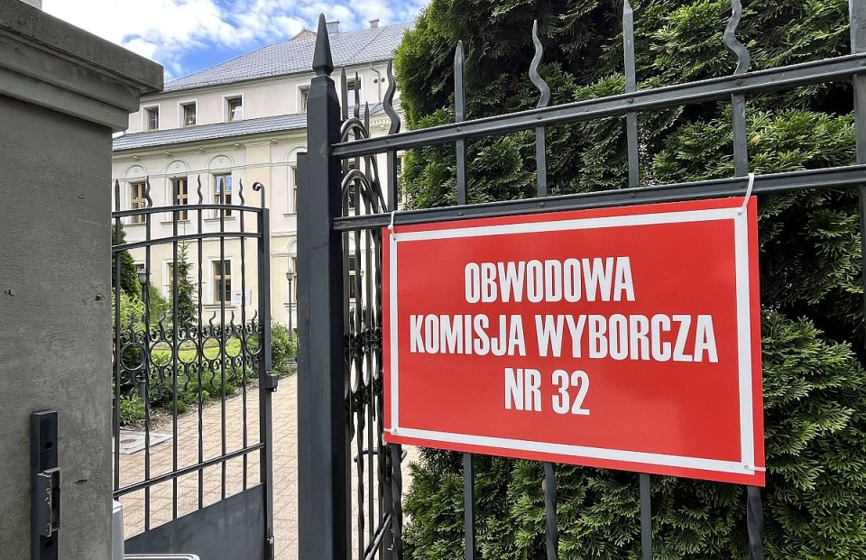 Zakończyła się druga tura wyborów. Rekordowa frekwencja [aktualizacja]