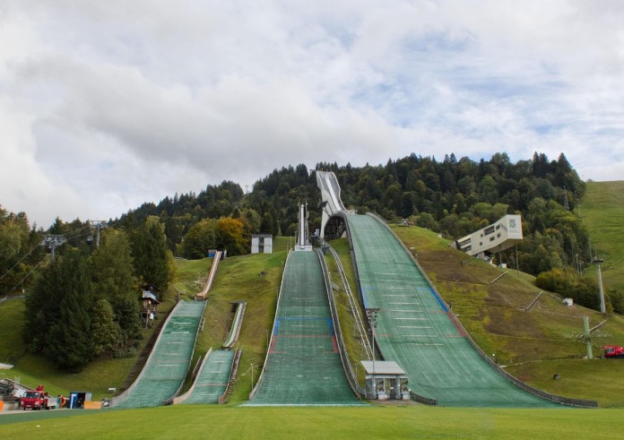 Od czego zależy punktacja w skokach narciarskich? Poradnik dla początkujących